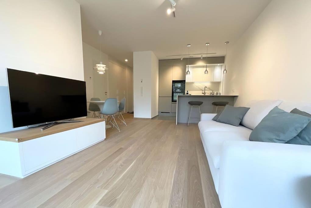 Kirchberg - High End 1 Bedroom With Terrace & Parking Appartement