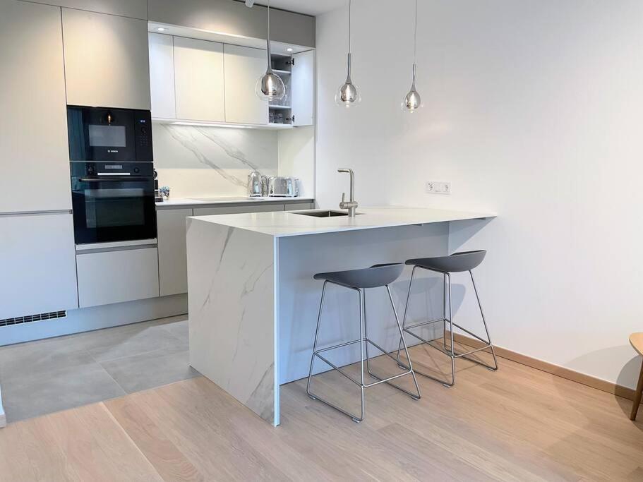 Kirchberg - High End 1 Bedroom With Terrace & Parking Appartement Luxemburg
